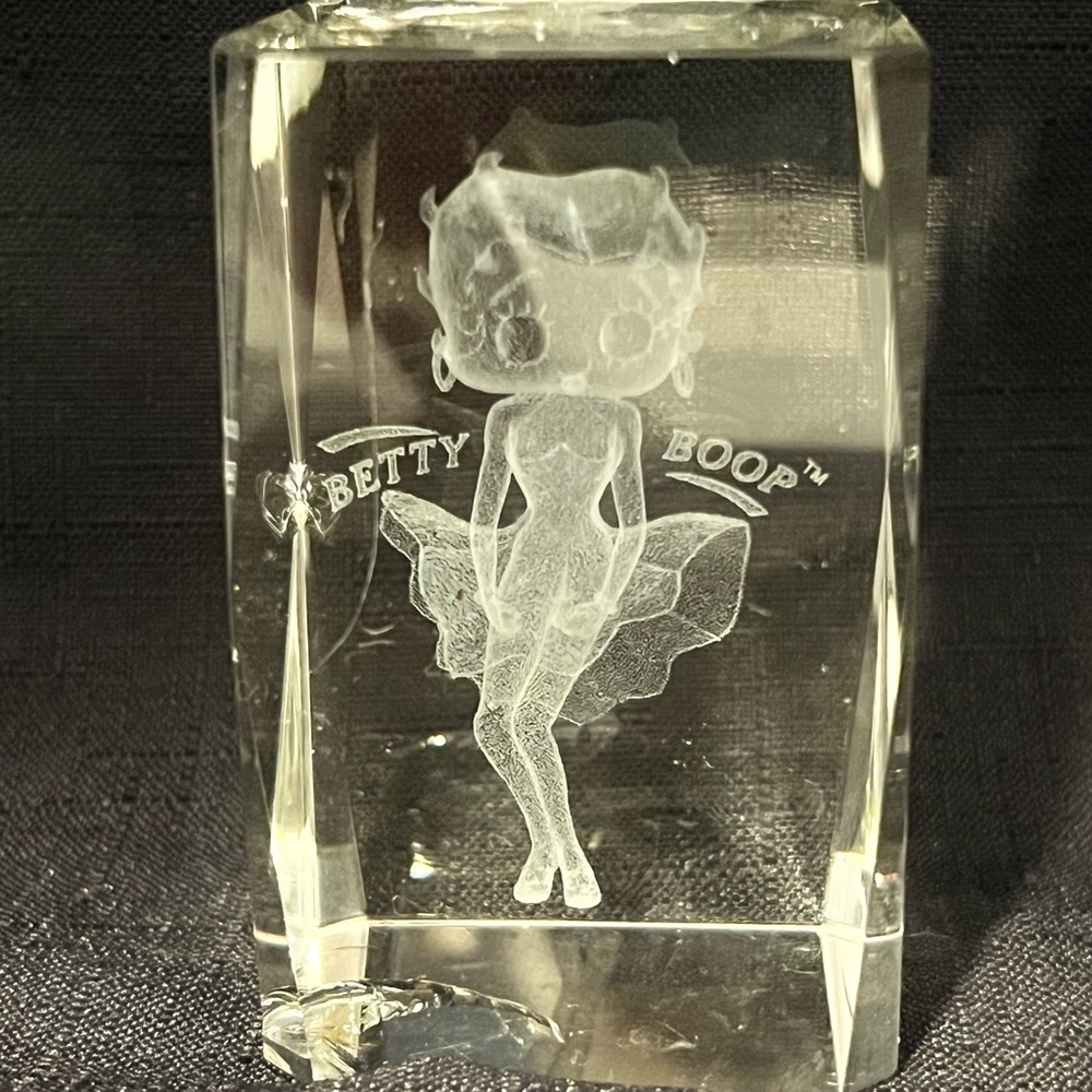 Betty Boop 3D Crystal Glass Paper Weight Hologram Laser Etched No Stand 3x2x2"